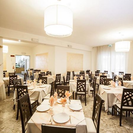 Hotel Marilonda Ρίμινι Εξωτερικό φωτογραφία