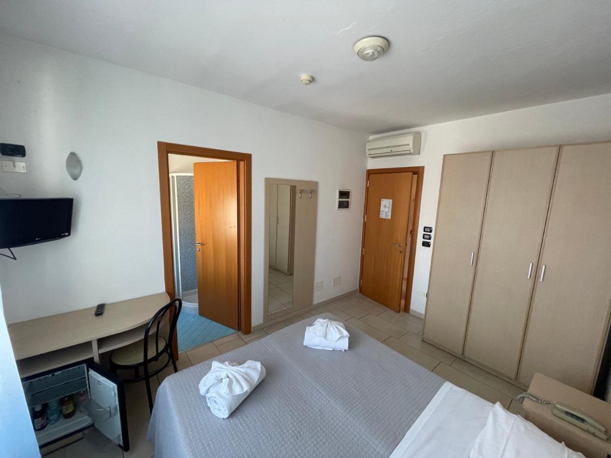 Hotel Marilonda Ρίμινι Δωμάτιο φωτογραφία